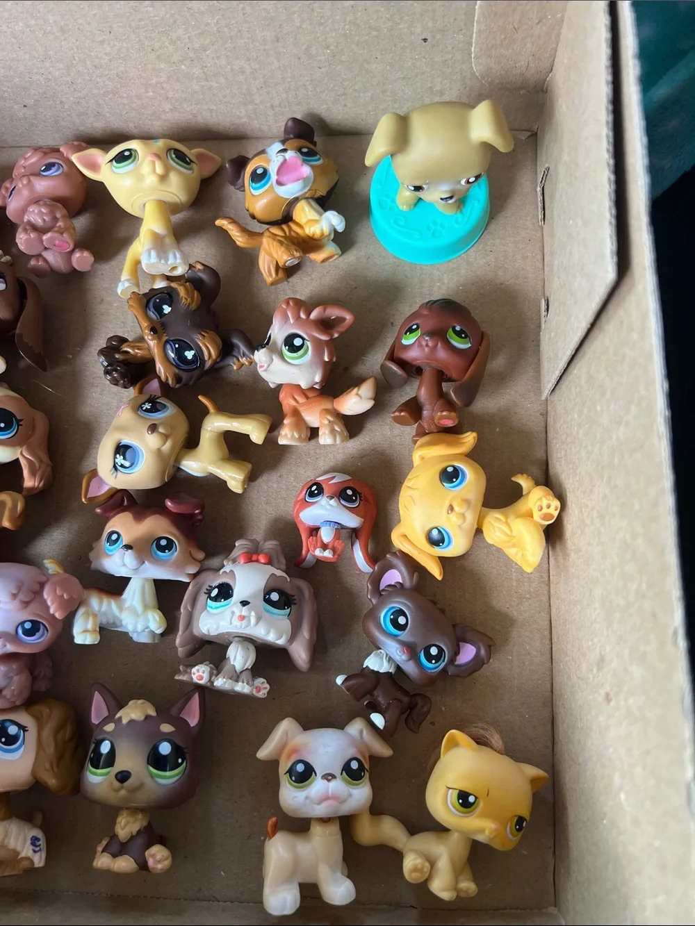 Lot of 28 Assorted Littlest Pet Shop Figures - LPS - Picture 3 of 3